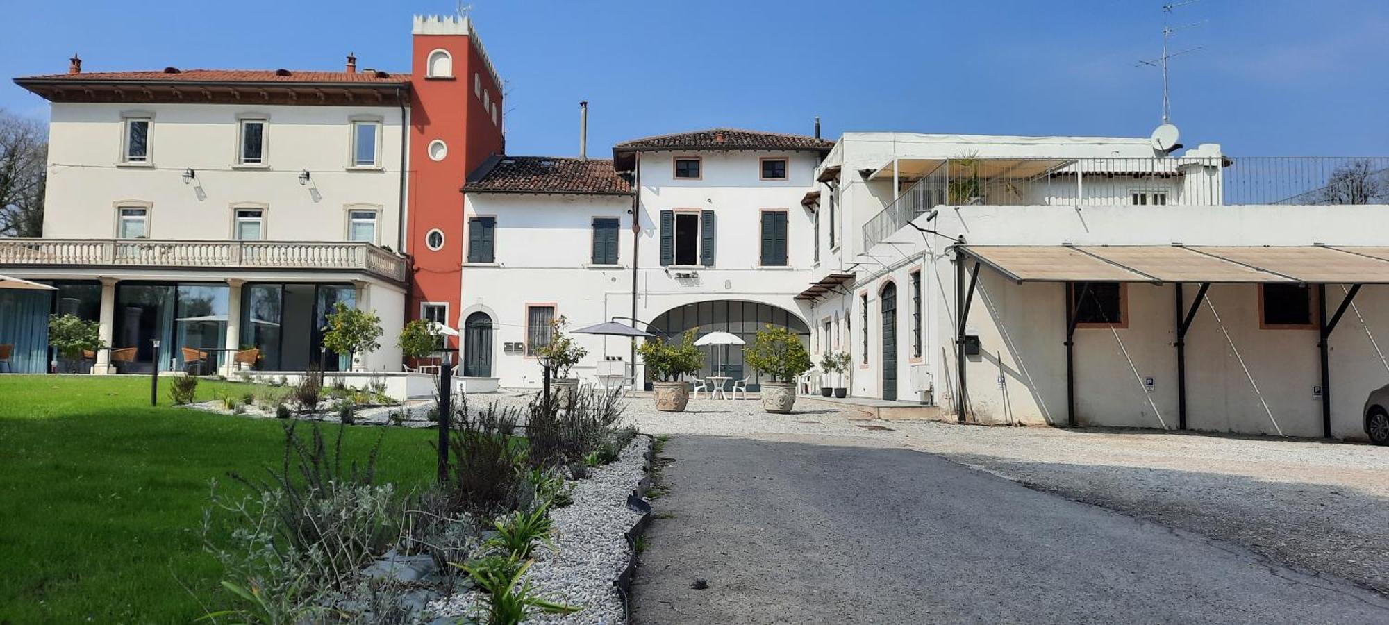 Country Esmera Desenzano del Garda Extérieur photo